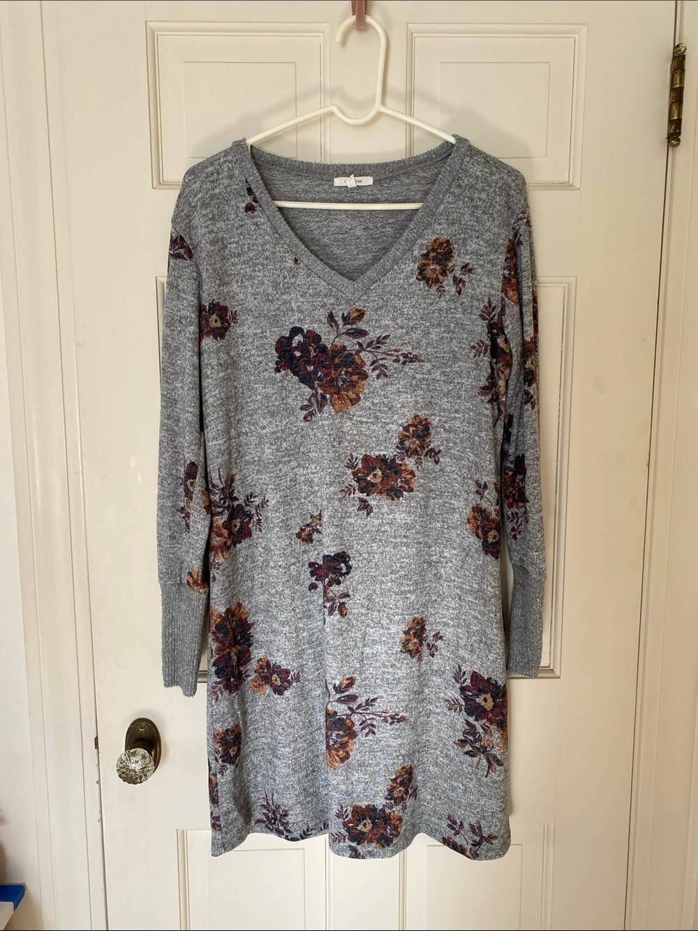 Maurices Gray Knit Floral Tunic Dress - Crewneck